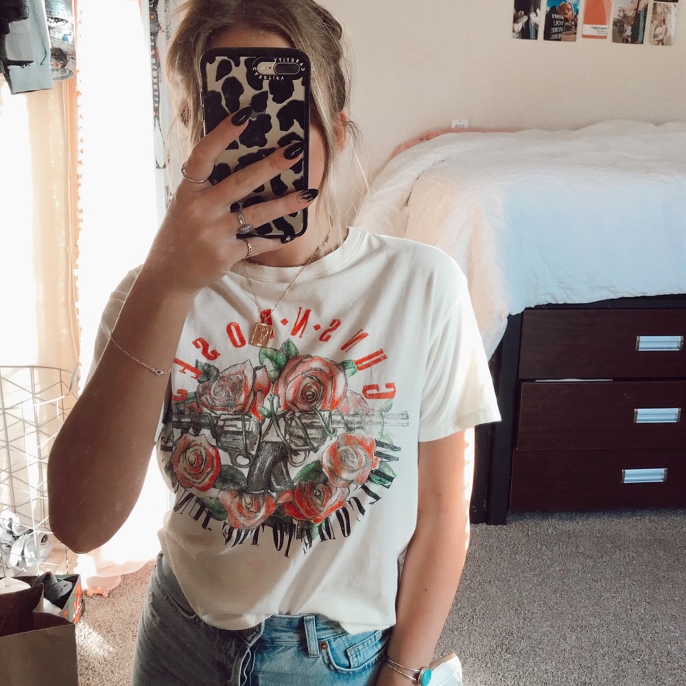 daydreamer guns and roses tee